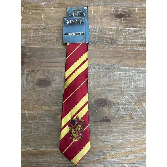 Harry Potter Kids Tie Gryffindor Red Gold Striped Costume Neck Tie Youth - Picture 3 of 7